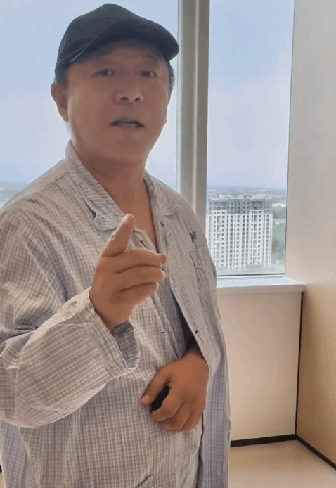 黄渤骑车摔骨折调侃像拍戏 提醒骑行勿分心