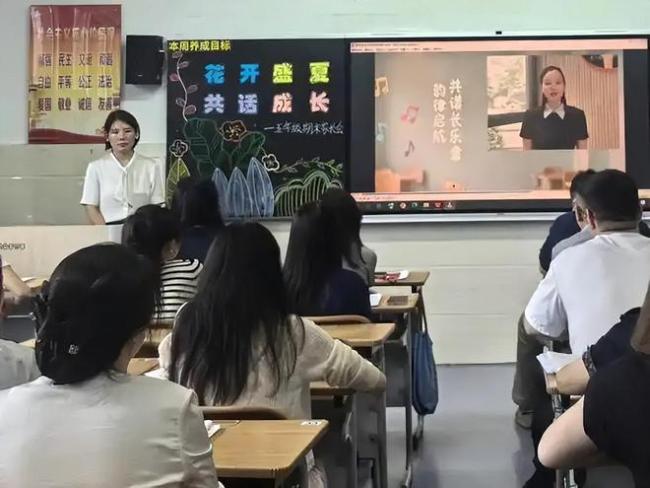 家长每个月工资几乎都花在孩子身上，而孩子竟还是拿不到三好学生