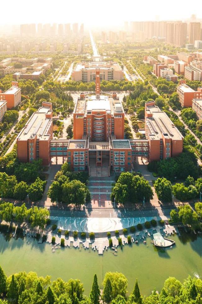 张雪峰488分上郑州大学，黑龙江考生389分捡漏郑大