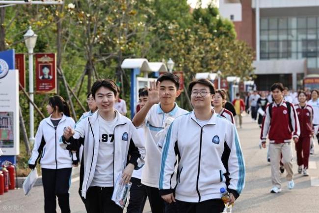 张雪峰488分上郑州大学，黑龙江考生389分捡漏郑大