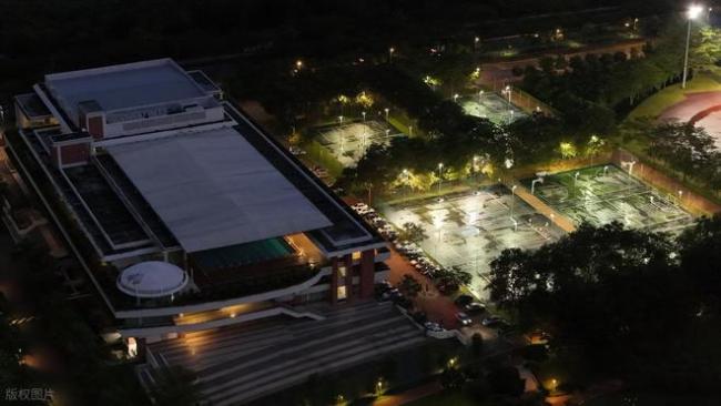 高分生录985分校，16名学生选择复读，只看网络不看本本，怨谁？