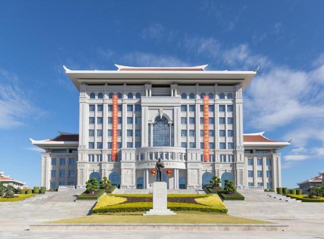 高分生录985分校，16名学生选择复读，只看网络不看本本，怨谁？