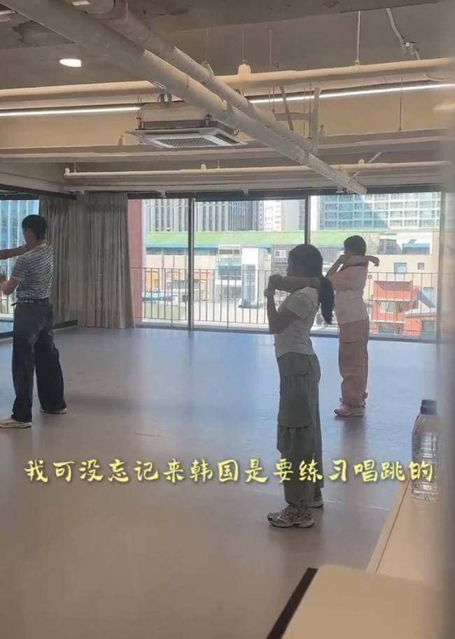黄奕再回应女儿被抵制出道:全屏都在说毒贩的女儿