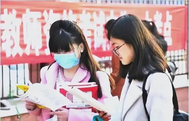 惊！40岁老师因考试分数最低，被转岗到县交通局，歇菜了