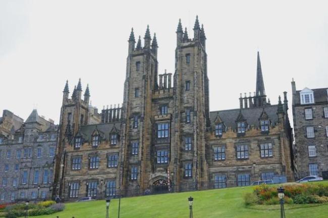 英国大学的尽头是合并！