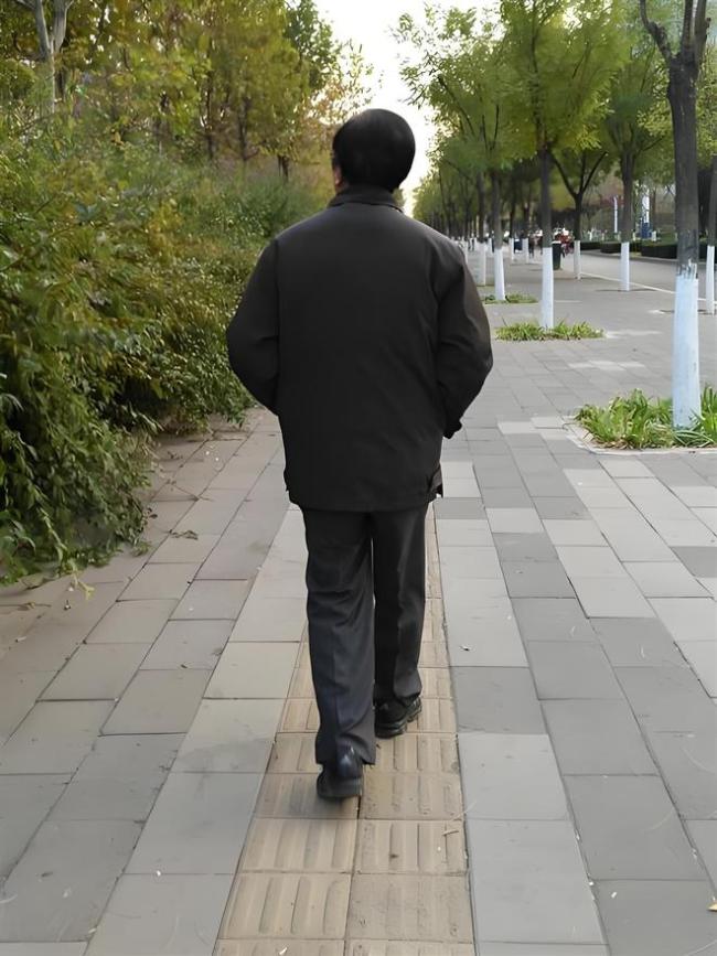 "考上211，你还想光宗耀祖一辈子？"教育盲盒拆出多少父母幻觉！