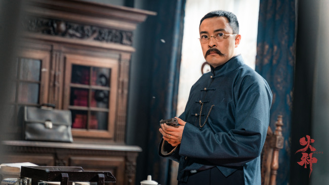 电影《火种》定档10月16日全国上映 富大龙姜武交锋对峙剖开时代激变