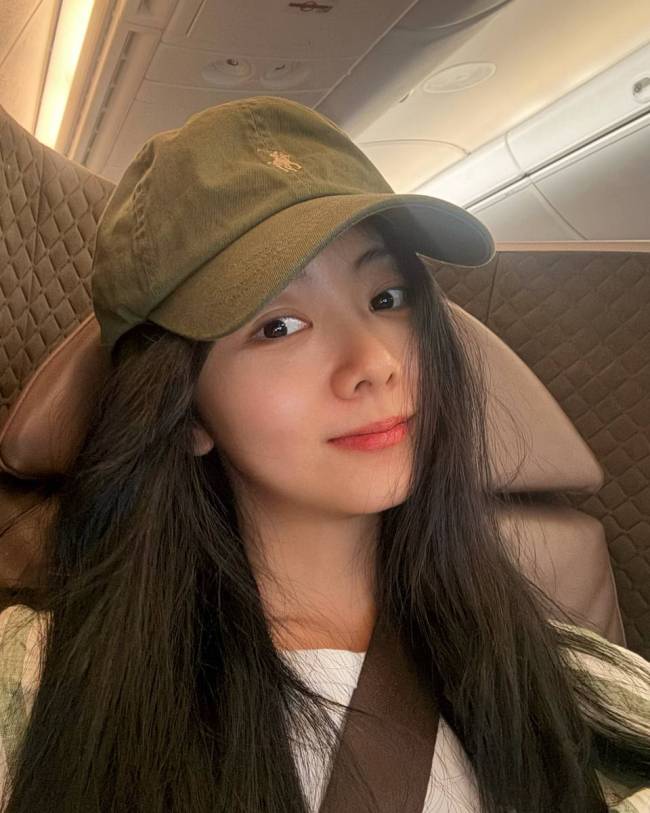 谭松韵晒美照回应暴瘦传闻：接下来行程发呆吃美食