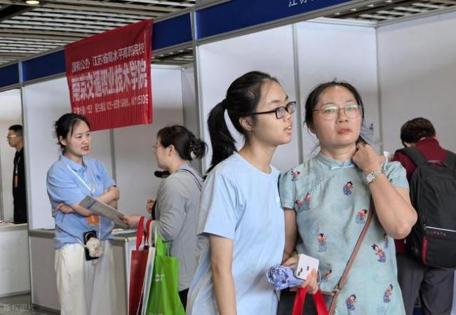 今年本科不如专科，各地民办本科大量缺额，分数线成“白菜价”？