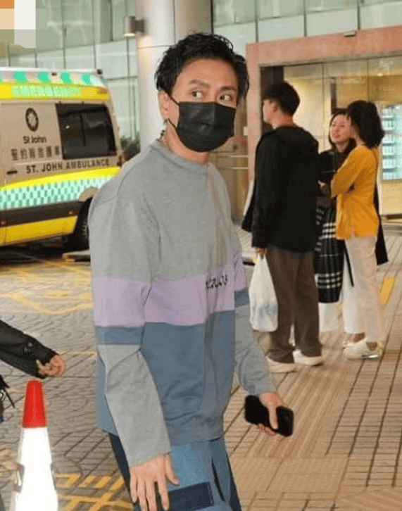 佘诗曼谈许绍雄病情泪崩 黄宗泽现身医院探望