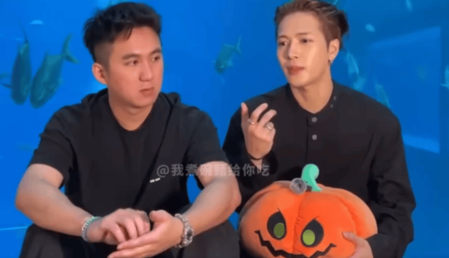 王嘉尔再谈患抑郁症时经历：曾喝醉睡在街上