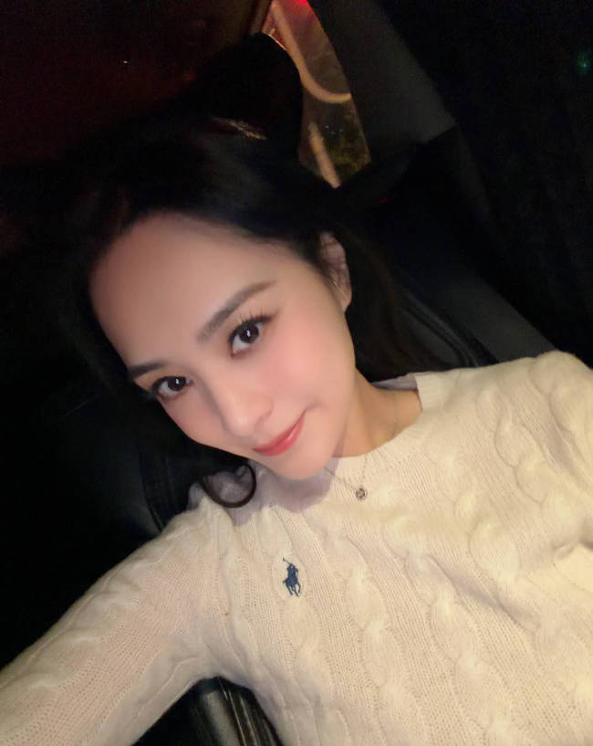 45岁阿娇发文谈逆生长秘诀:吃好睡好,烦恼不找