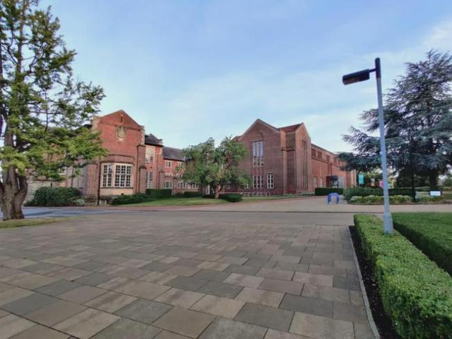 预测：2027QS排名会下跌的几所英国大学！