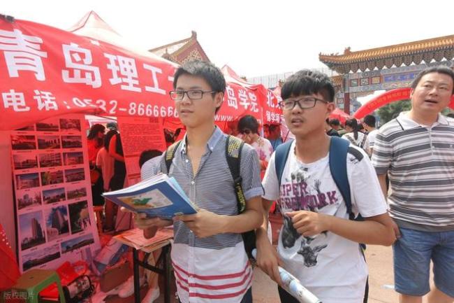 河南男生高考物理类468分,喜欢数字媒体技术专业,该如何报志愿