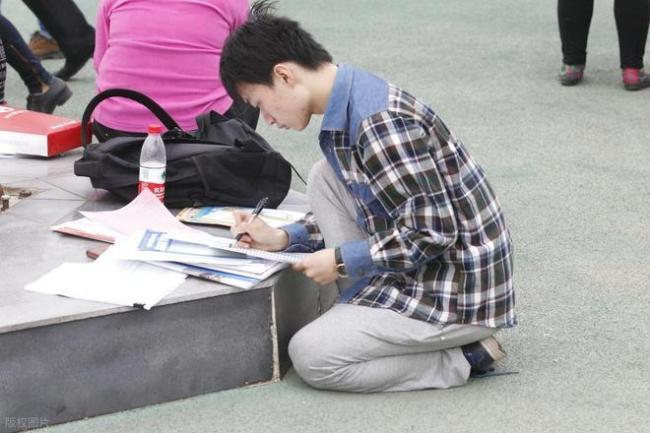 河南男生高考物理类468分,喜欢数字媒体技术专业,该如何报志愿