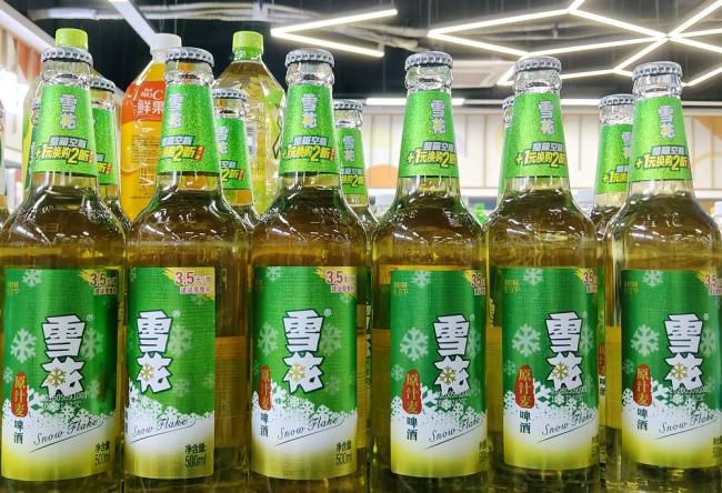 华润啤酒上半年营收242亿:普高档以上啤酒销量增长15%,白酒下滑27%拖累业绩