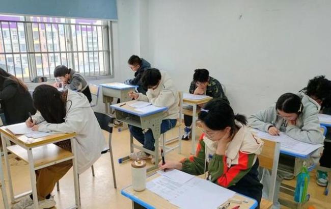 我是不是被艺考老师忽悠瘸了?看孩子没有时间复习文化课,我痛啊
