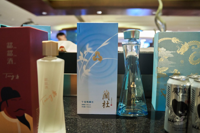 酒类消费转向“轻负担”,酃酃酒16度“蘭社”入场