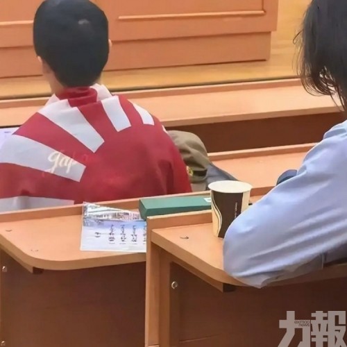 遭遣返回國開除學籍