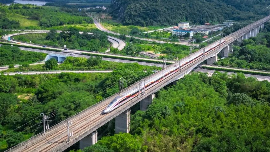 今年前三季度全国铁路完成固定资产投资6012亿元