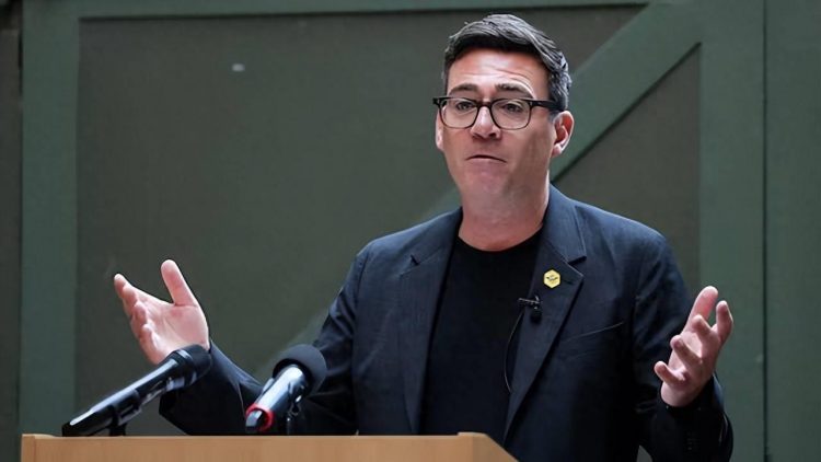 英国首相对恢复英欧人员自由流动持开放态度